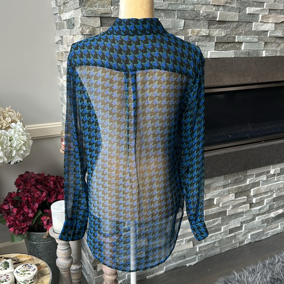 Equipment Sheer Silk Houndstooth Patterned Button Down Blouse Top. Size Small. - Picture 3 of 8